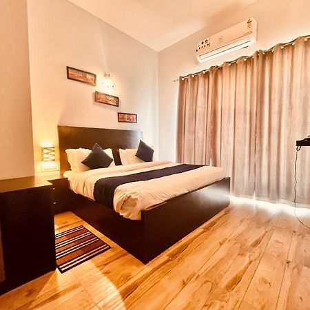 Pearl Grand Boutique Cottage In Omaxe Anandam Vrindavan - #Premium Ac Rooms With Balcony #Big Parking #Lift #Garden #Peaceful Area #Near Prem Mandir #Property Of The Year #Most Awarded Екстериор снимка