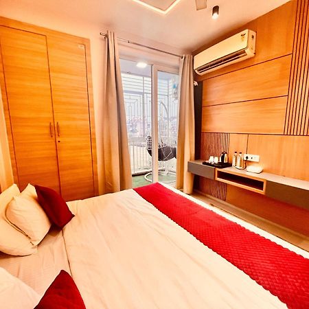 Pearl Grand Boutique Cottage In Omaxe Anandam Vrindavan - #Premium Ac Rooms With Balcony #Big Parking #Lift #Garden #Peaceful Area #Near Prem Mandir #Property Of The Year #Most Awarded Екстериор снимка