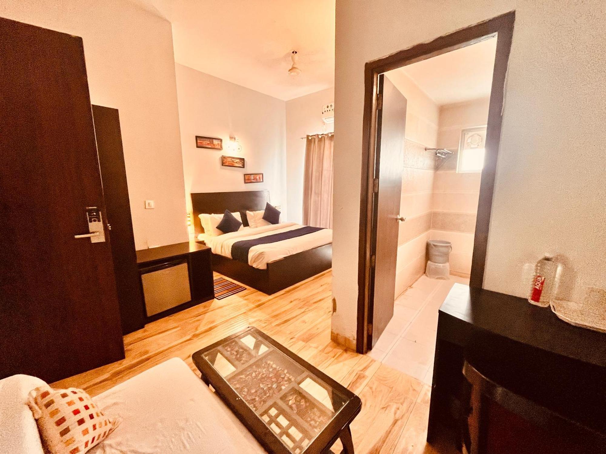 Pearl Grand Boutique Cottage In Omaxe Anandam Vrindavan - #Premium Ac Rooms With Balcony #Big Parking #Lift #Garden #Peaceful Area #Near Prem Mandir #Property Of The Year #Most Awarded Екстериор снимка