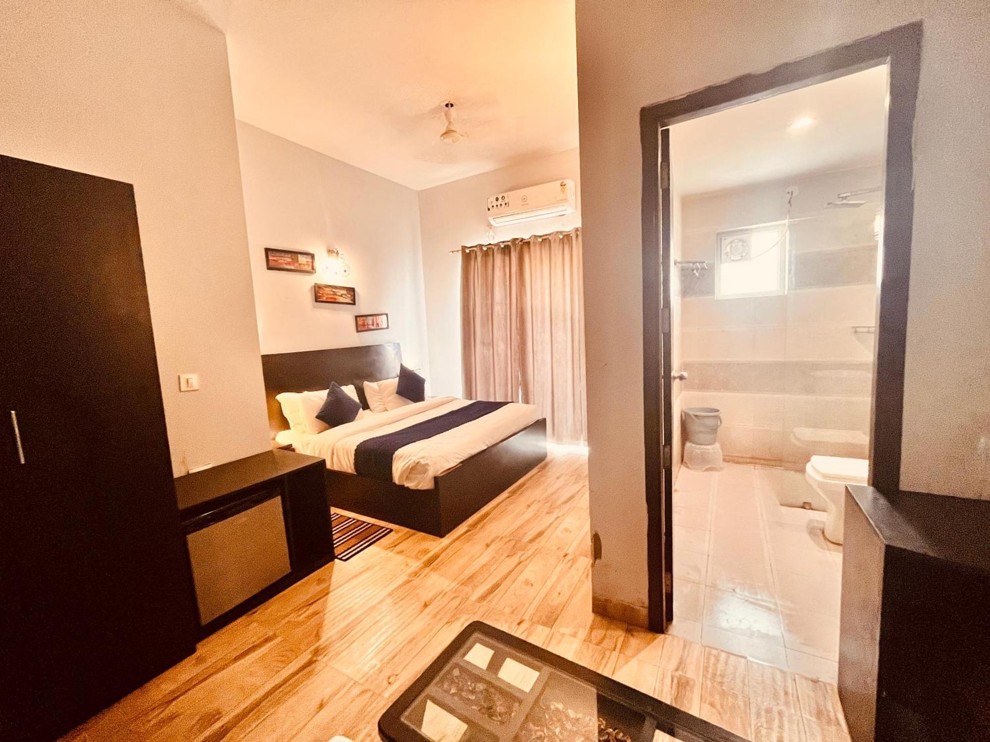 Pearl Grand Boutique Cottage In Omaxe Anandam Vrindavan - #Premium Ac Rooms With Balcony #Big Parking #Lift #Garden #Peaceful Area #Near Prem Mandir #Property Of The Year #Most Awarded Екстериор снимка