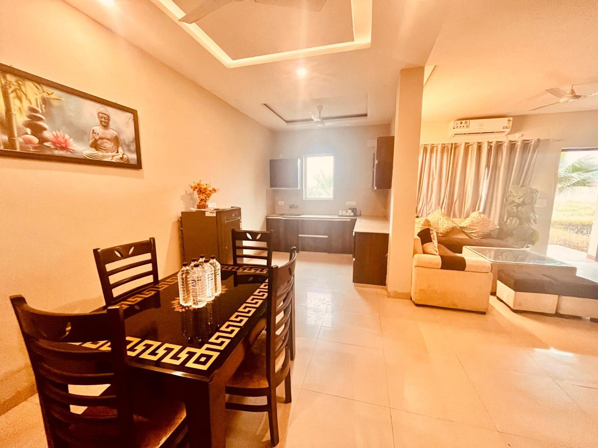 Pearl Grand Boutique Cottage In Omaxe Anandam Vrindavan - #Premium Ac Rooms With Balcony #Big Parking #Lift #Garden #Peaceful Area #Near Prem Mandir #Property Of The Year #Most Awarded Екстериор снимка