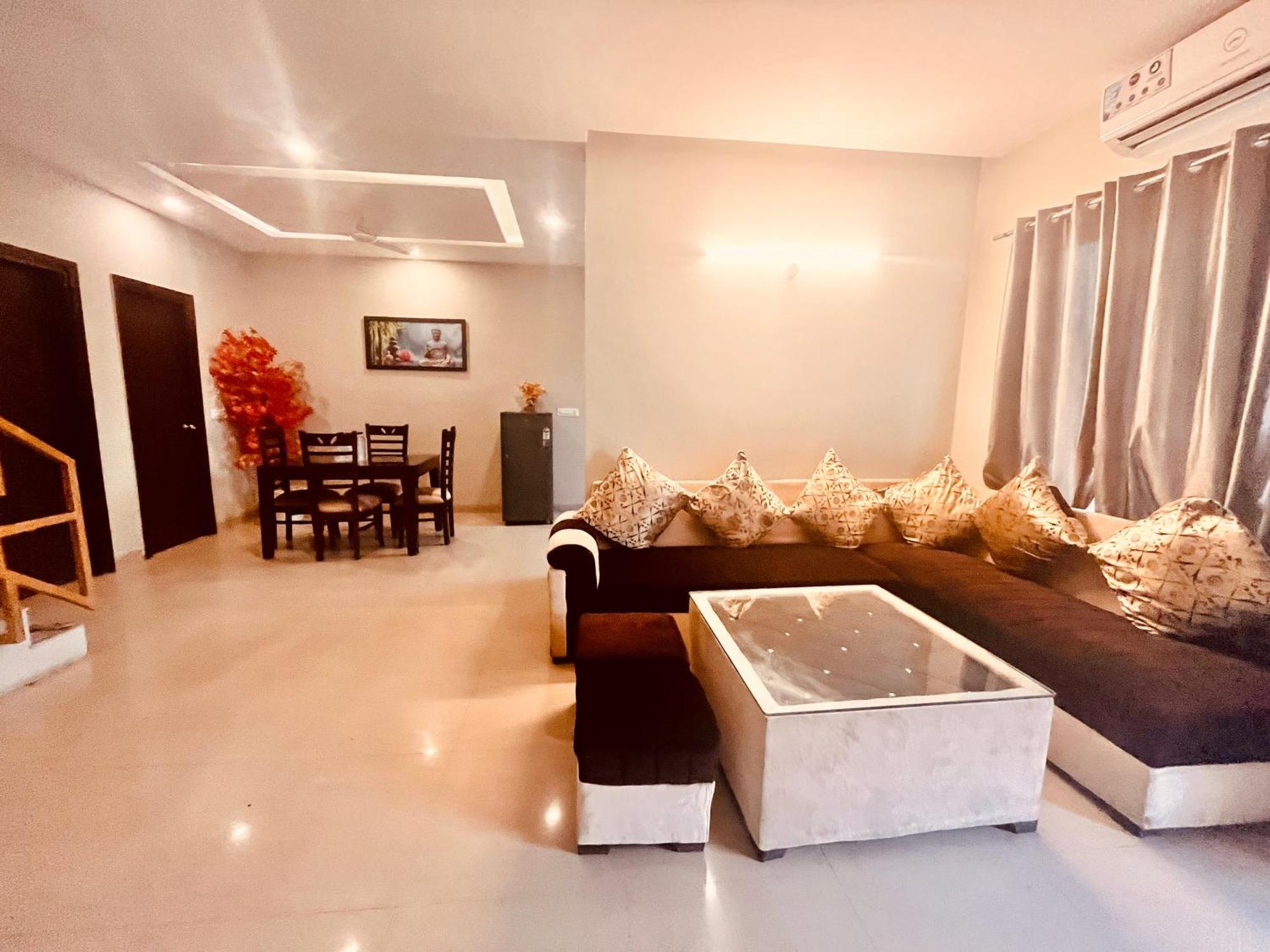 Pearl Grand Boutique Cottage In Omaxe Anandam Vrindavan - #Premium Ac Rooms With Balcony #Big Parking #Lift #Garden #Peaceful Area #Near Prem Mandir #Property Of The Year #Most Awarded Екстериор снимка