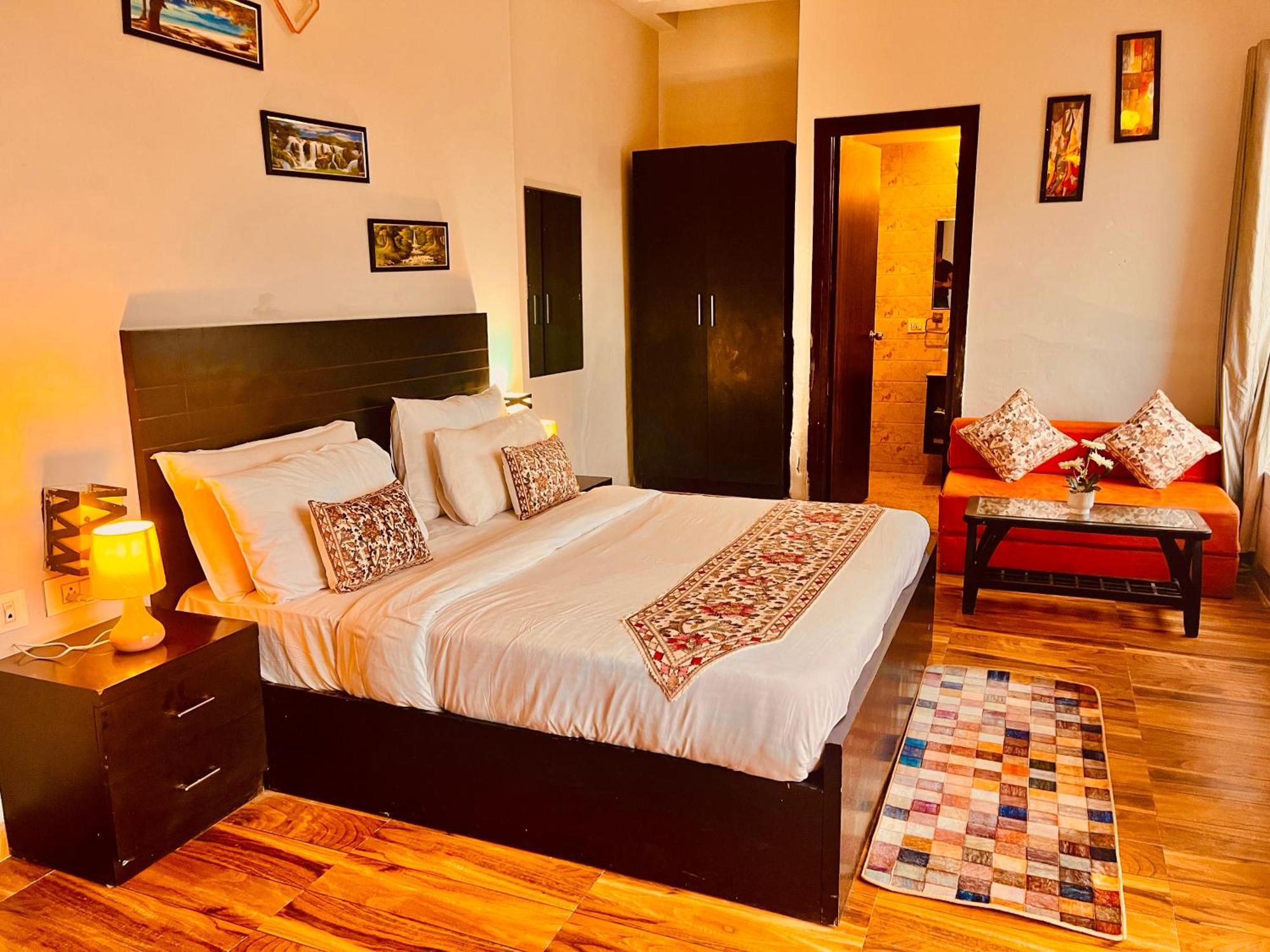 Pearl Grand Boutique Cottage In Omaxe Anandam Vrindavan - #Premium Ac Rooms With Balcony #Big Parking #Lift #Garden #Peaceful Area #Near Prem Mandir #Property Of The Year #Most Awarded Екстериор снимка