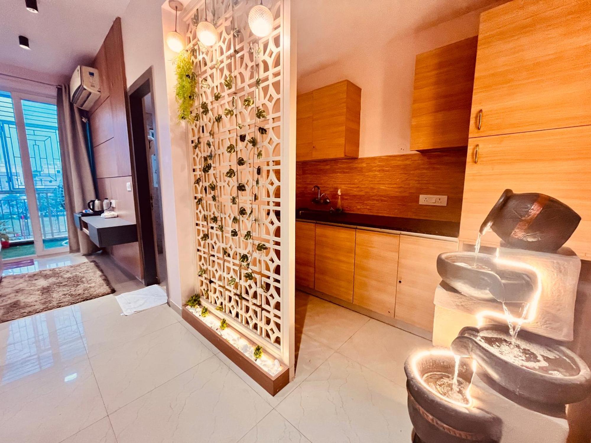 Pearl Grand Boutique Cottage In Omaxe Anandam Vrindavan - #Premium Ac Rooms With Balcony #Big Parking #Lift #Garden #Peaceful Area #Near Prem Mandir #Property Of The Year #Most Awarded Екстериор снимка