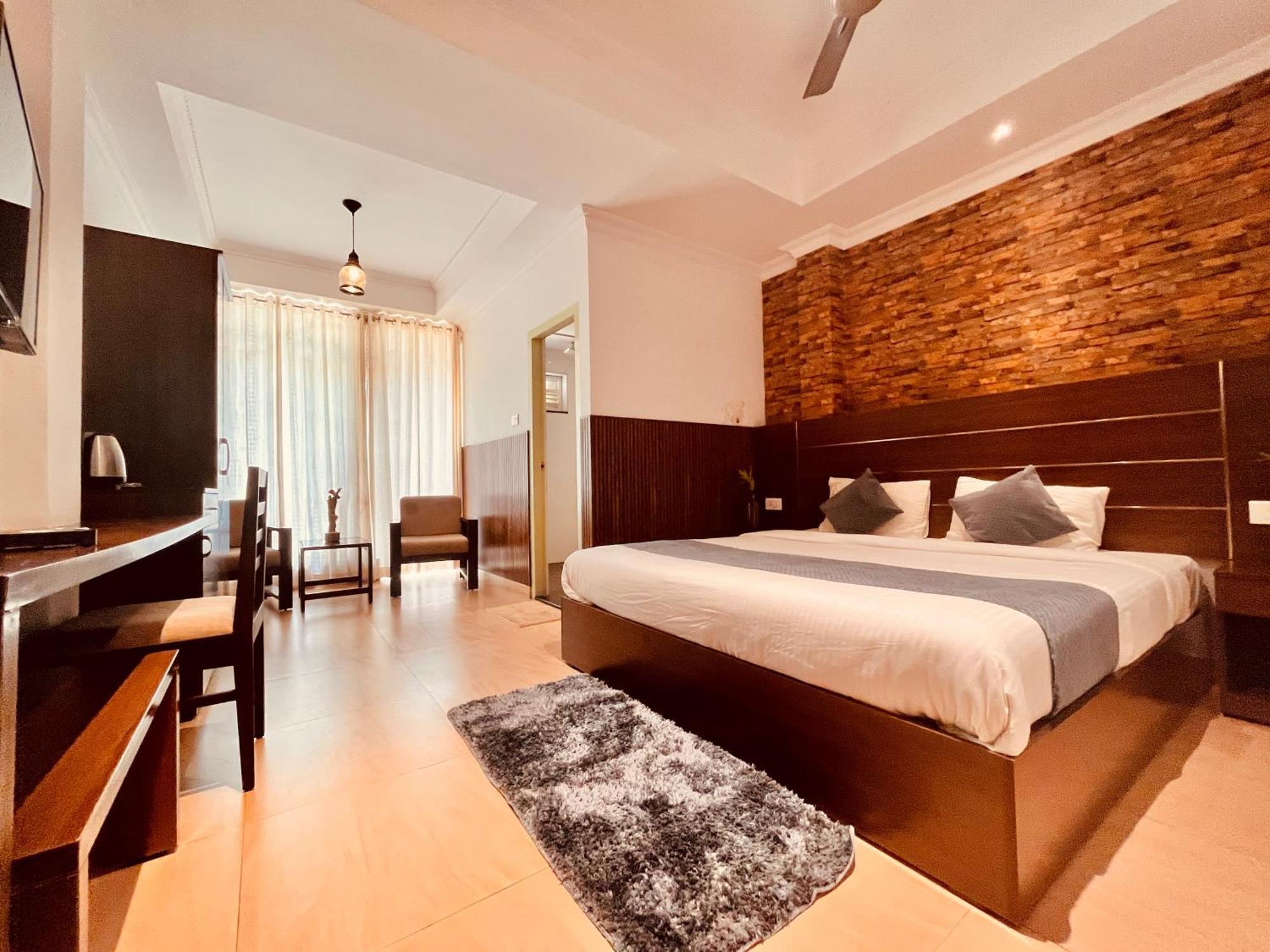 Pearl Grand Boutique Cottage In Omaxe Anandam Vrindavan - #Premium Ac Rooms With Balcony #Big Parking #Lift #Garden #Peaceful Area #Near Prem Mandir #Property Of The Year #Most Awarded Екстериор снимка