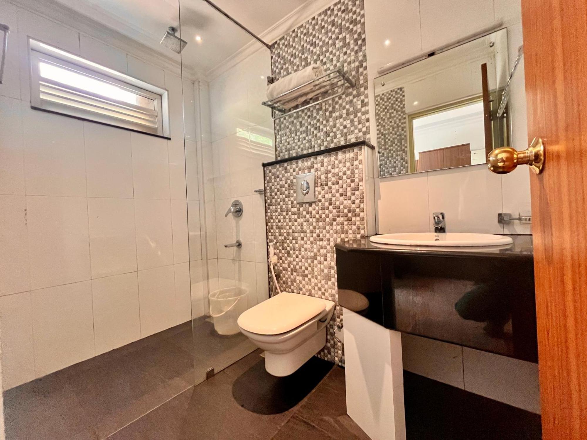 Pearl Grand Boutique Cottage In Omaxe Anandam Vrindavan - #Premium Ac Rooms With Balcony #Big Parking #Lift #Garden #Peaceful Area #Near Prem Mandir #Property Of The Year #Most Awarded Екстериор снимка