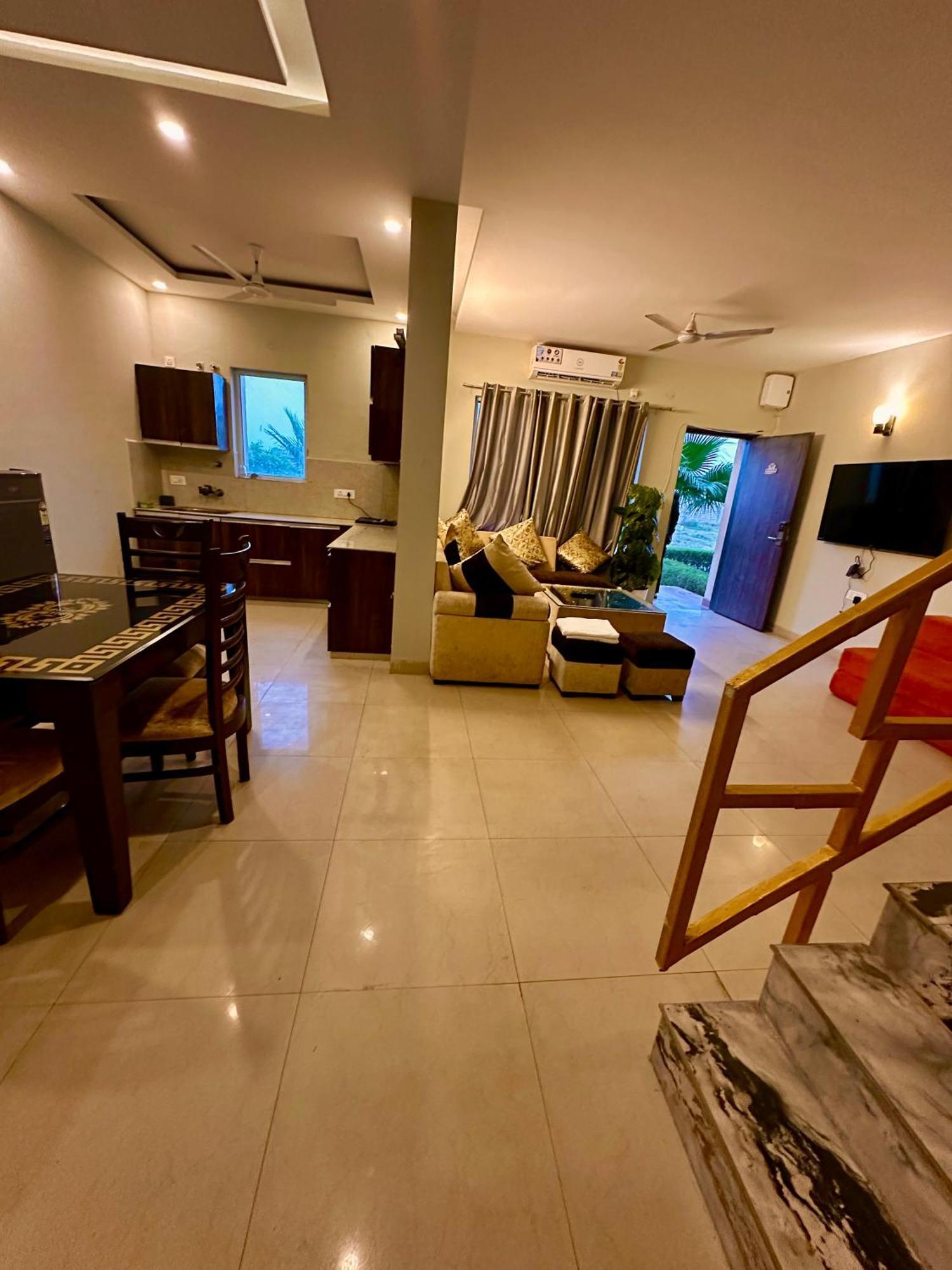 Pearl Grand Boutique Cottage In Omaxe Anandam Vrindavan - #Premium Ac Rooms With Balcony #Big Parking #Lift #Garden #Peaceful Area #Near Prem Mandir #Property Of The Year #Most Awarded Екстериор снимка