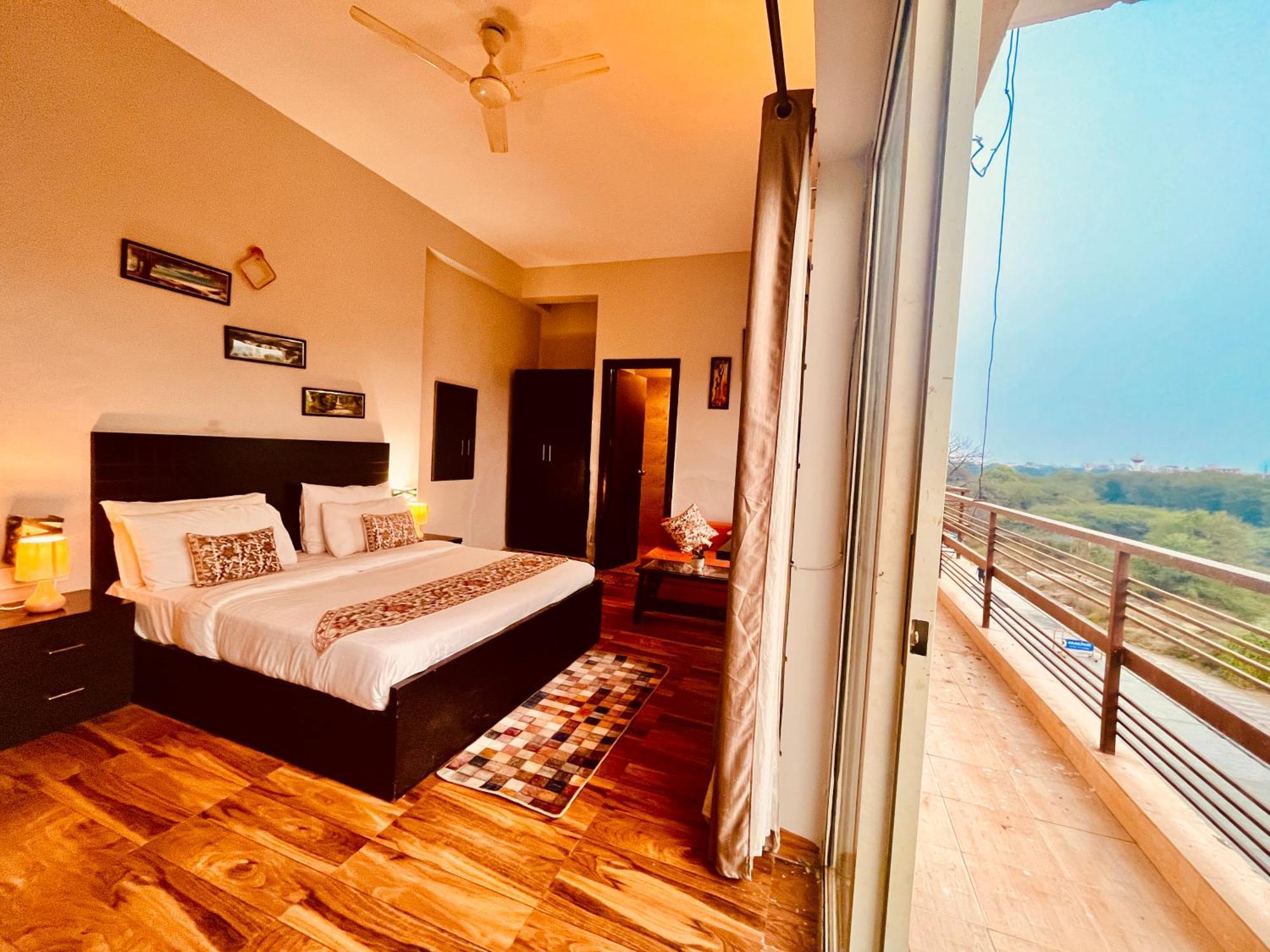 Pearl Grand Boutique Cottage In Omaxe Anandam Vrindavan - #Premium Ac Rooms With Balcony #Big Parking #Lift #Garden #Peaceful Area #Near Prem Mandir #Property Of The Year #Most Awarded Екстериор снимка