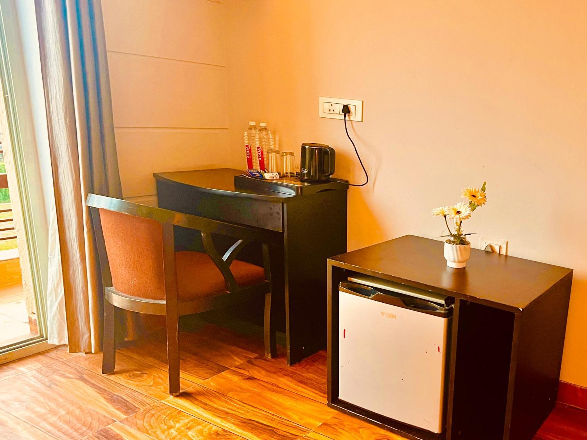 Pearl Grand Boutique Cottage In Omaxe Anandam Vrindavan - #Premium Ac Rooms With Balcony #Big Parking #Lift #Garden #Peaceful Area #Near Prem Mandir #Property Of The Year #Most Awarded Екстериор снимка